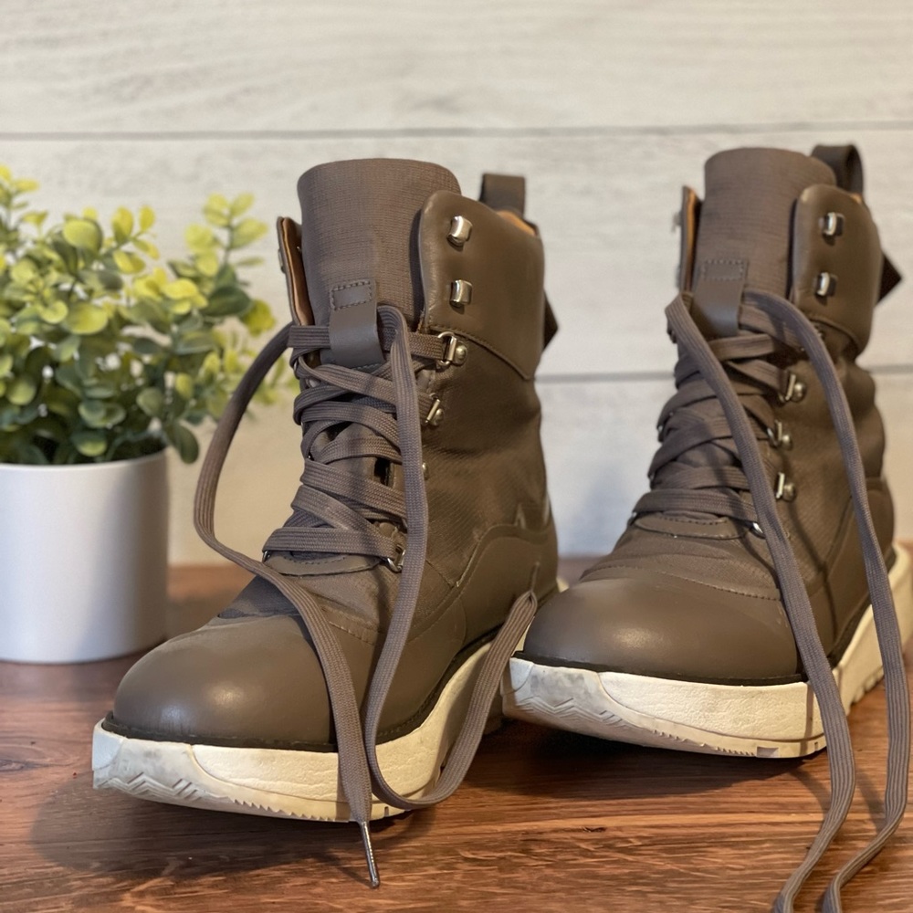 Fitflop Skandi Boots Womens Size 11 in Grey